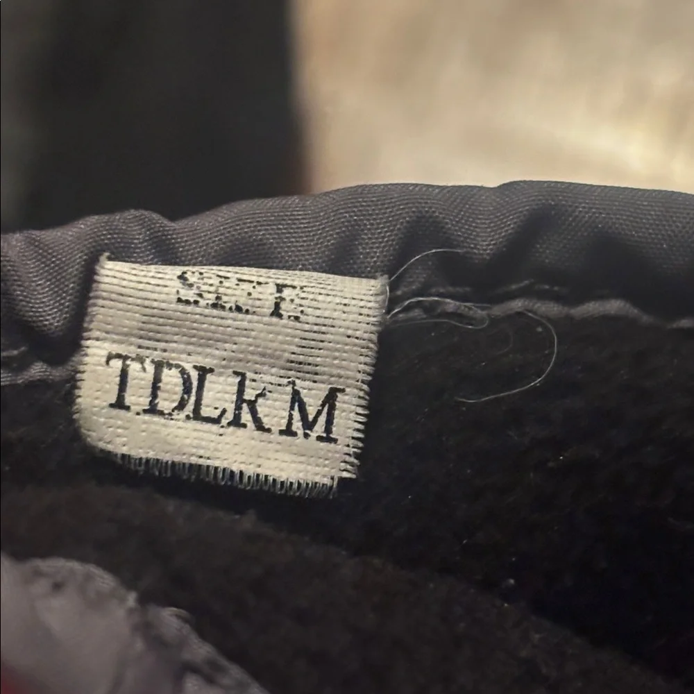 Dakine Charcoal and Black Graphic Mittens